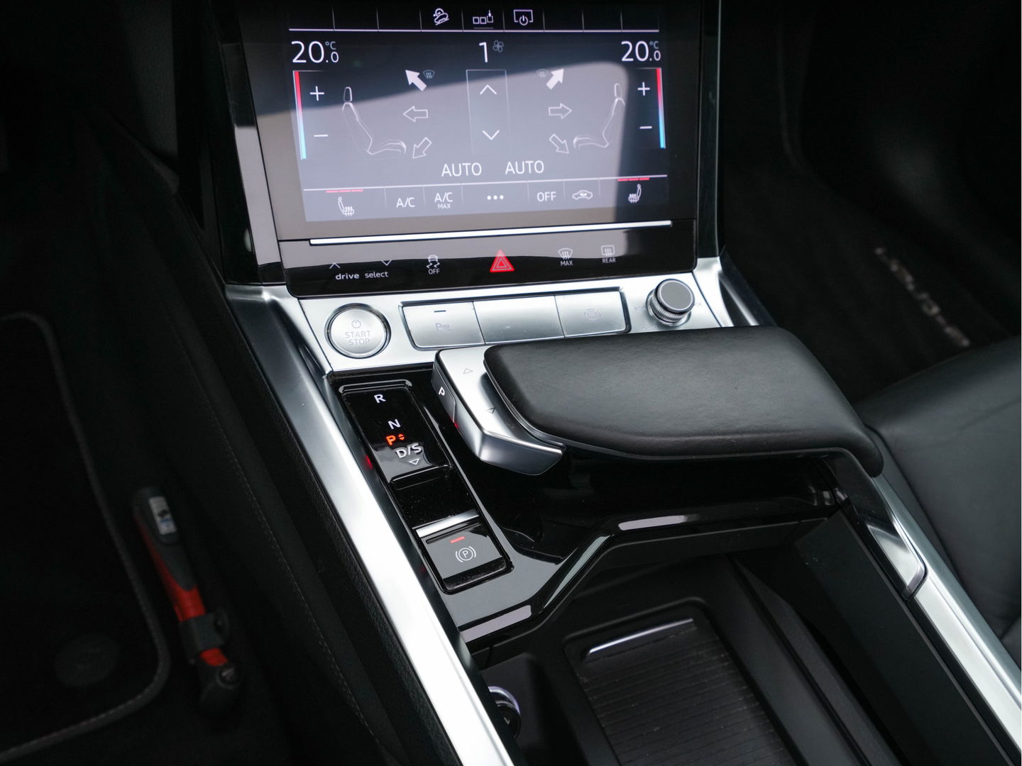 Audi e-tron 50 Quattro Launch Edition plus 71 kWh [ 3-Fase ] (INCL-BTW) *PANO | MILANO-FULL-LEATHER | ADAPT.CRUISE | FULL-LED | DIGI-COCKPIT | KEYLESS | MEMORY-PACK | CAMERA | NAVI-FULLMAP | SHIFT-PADDLES | COMFORT-SEATS | 20''ALU*
