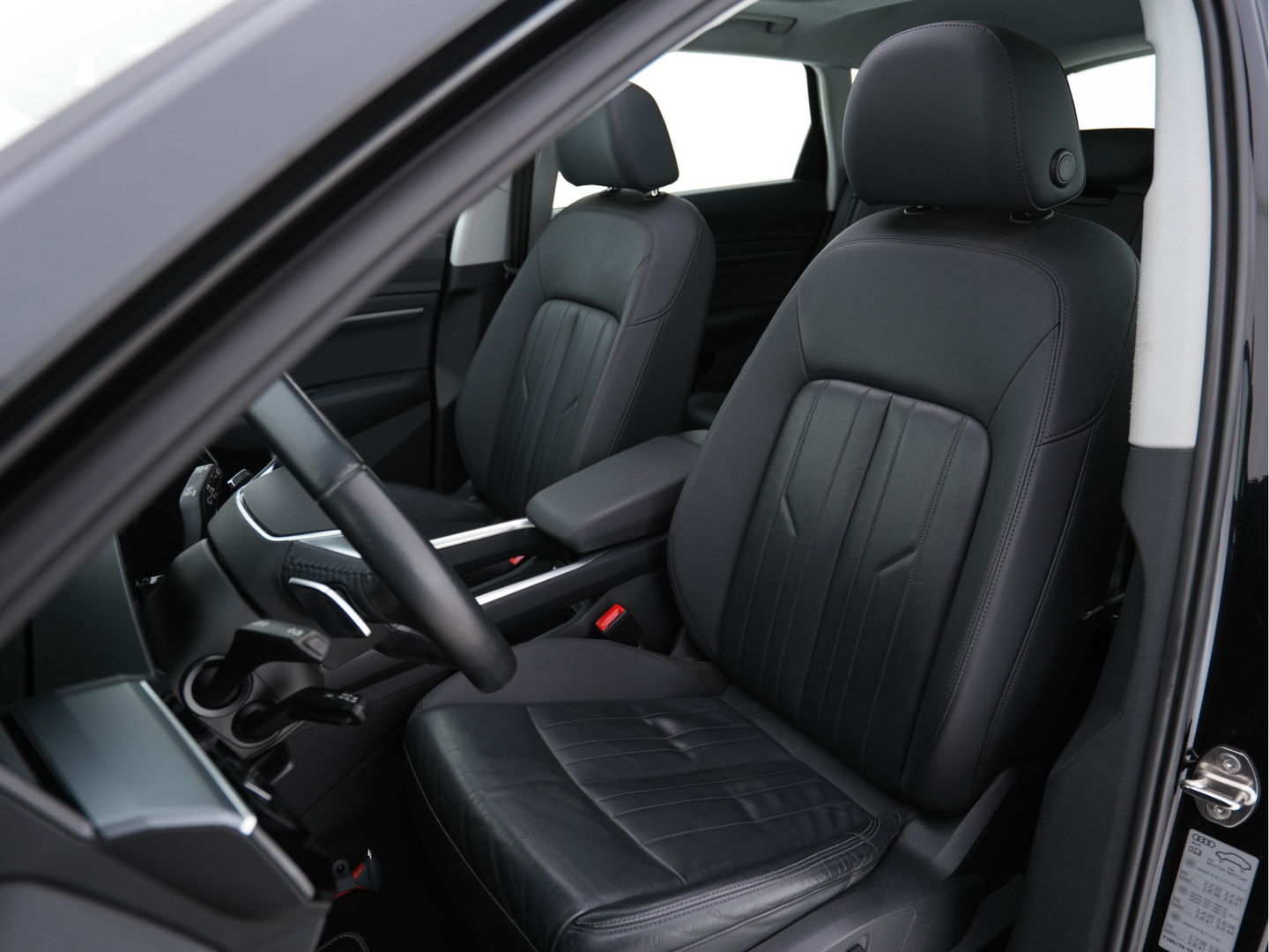 Audi e-tron 50 Quattro Launch Edition plus 71 kWh [ 3-Fase ] (INCL-BTW) *PANO | MILANO-FULL-LEATHER | ADAPT.CRUISE | FULL-LED | DIGI-COCKPIT | KEYLESS | MEMORY-PACK | CAMERA | NAVI-FULLMAP | SHIFT-PADDLES | COMFORT-SEATS | 20''ALU*