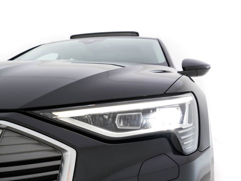 Audi e-tron 50 Quattro Launch Edition plus 71 kWh [ 3-Fase ] (INCL-BTW) *PANO | MILANO-FULL-LEATHER | ADAPT.CRUISE | FULL-LED | DIGI-COCKPIT | KEYLESS | MEMORY-PACK | CAMERA | NAVI-FULLMAP | SHIFT-PADDLES | COMFORT-SEATS | 20''ALU*