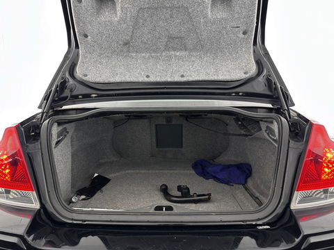 Volvo S60 2.4 D5 Momentum Aut.*NAVI-FULLMAP | 1/2-LEATHER | ECC | CRUISE | PDC | TOWBAR | COMFORT-SEATS | 17"ALU*