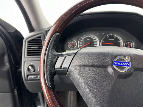 Volvo S60 2.4 D5 Momentum Aut.*NAVI-FULLMAP | 1/2-LEATHER | ECC | CRUISE | PDC | TOWBAR | COMFORT-SEATS | 17"ALU*
