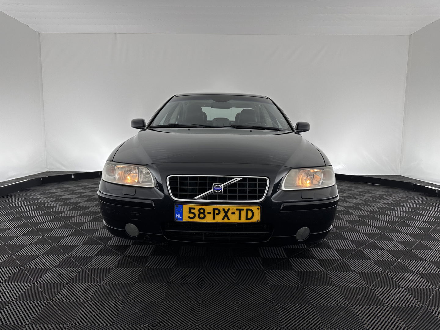 Volvo S60 2.4 D5 Momentum Aut.*NAVI-FULLMAP | 1/2-LEATHER | ECC | CRUISE | PDC | TOWBAR | COMFORT-SEATS | 17"ALU*