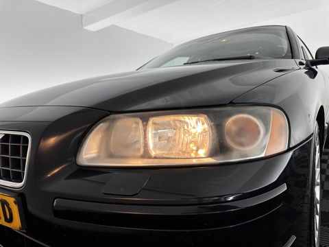 Volvo S60 2.4 D5 Momentum Aut.*NAVI-FULLMAP | 1/2-LEATHER | ECC | CRUISE | PDC | TOWBAR | COMFORT-SEATS | 17"ALU*