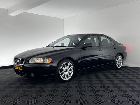 Volvo S60 2.4 D5 Momentum Aut.*NAVI-FULLMAP | 1/2-LEATHER | ECC | CRUISE | PDC | TOWBAR | COMFORT-SEATS | 17"ALU*