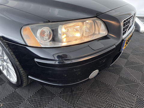 Volvo S60 2.4 D5 Momentum Aut.*NAVI-FULLMAP | 1/2-LEATHER | ECC | CRUISE | PDC | TOWBAR | COMFORT-SEATS | 17"ALU*
