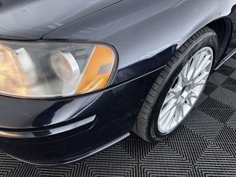Volvo S60 2.4 D5 Momentum Aut.*NAVI-FULLMAP | 1/2-LEATHER | ECC | CRUISE | PDC | TOWBAR | COMFORT-SEATS | 17"ALU*