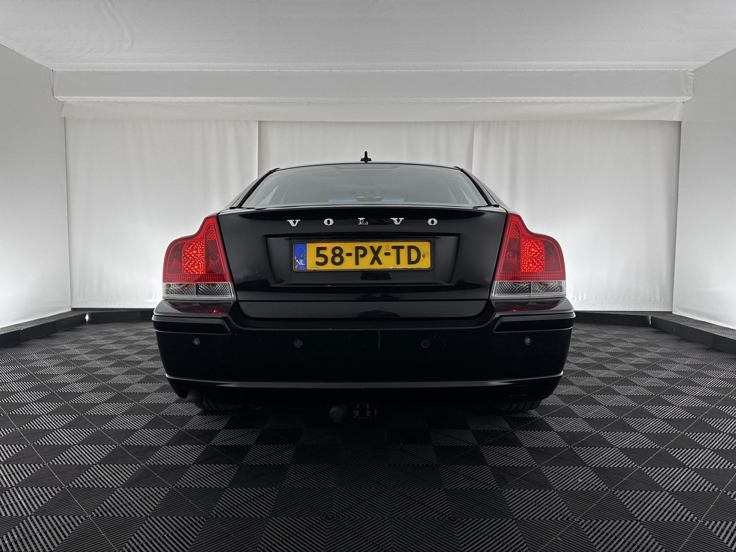 Volvo S60 2.4 D5 Momentum Aut.*NAVI-FULLMAP | 1/2-LEATHER | ECC | CRUISE | PDC | TOWBAR | COMFORT-SEATS | 17"ALU*