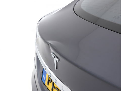 Tesla Model S 235 Kw Base [ 3-Fase ] (INCL-BTW) *PANO | AUTO-PILOT | KEYLESS | FULL-LED | 1/2-LEATHER | NAVI-FULLMAP | SURROUND-VIEW | APP-CONNECT | LANE-ASSIST | DIGI-COCKPIT | DAB | SPORT-SEATS | 19"ALU