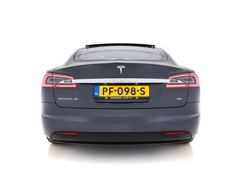 Tesla Model S 235 Kw Base [ 3-Fase ] (INCL-BTW) *PANO | AUTO-PILOT | KEYLESS | FULL-LED | 1/2-LEATHER | NAVI-FULLMAP | SURROUND-VIEW | APP-CONNECT | LANE-ASSIST | DIGI-COCKPIT | DAB | SPORT-SEATS | 19"ALU