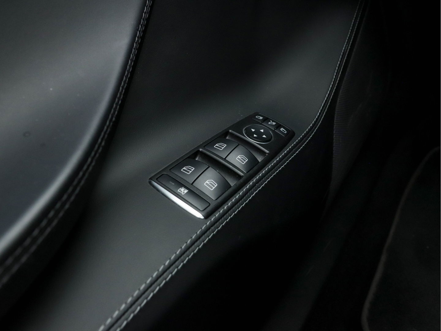 Tesla Model S 100D - 307 Kw AWD [ 3-Fase ] (INCL-BTW) *PANO | FULL-LEATHER  | FULL-LED | DIGI-COCKPIT | SURROUND-VIEW | AUTO-PILOT | AIR-SUSPENSION |  KEYLESS | CRUISE | SPORT-SEATS | 19"ALU*