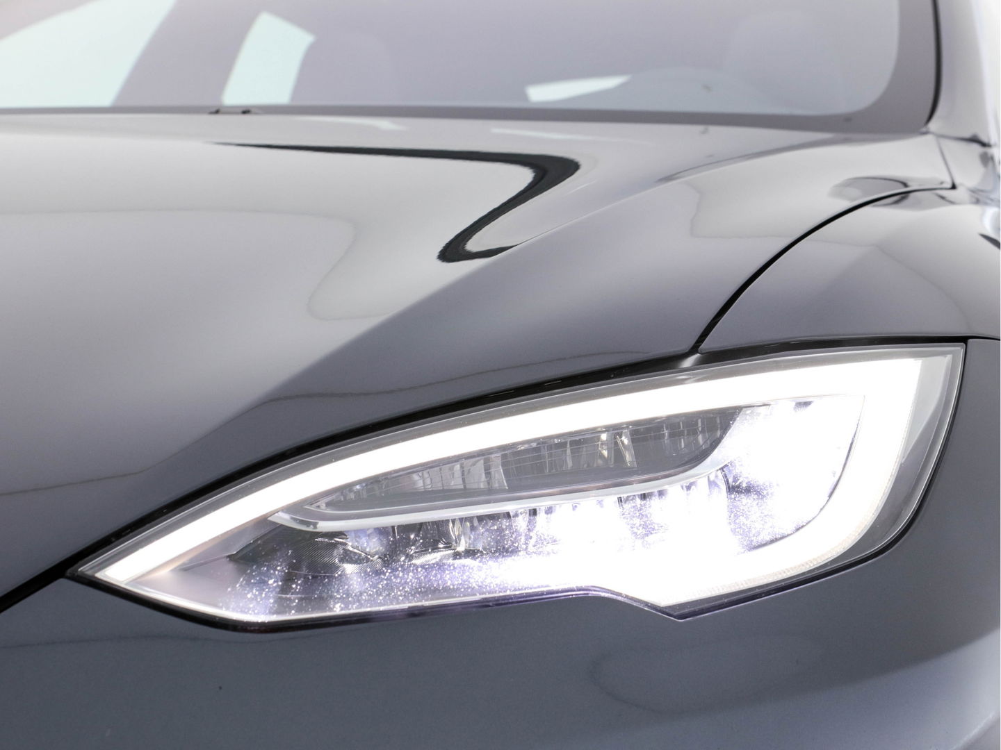 Tesla Model S 100D - 307 Kw AWD [ 3-Fase ] (INCL-BTW) *PANO | FULL-LEATHER  | FULL-LED | DIGI-COCKPIT | SURROUND-VIEW | AUTO-PILOT | AIR-SUSPENSION |  KEYLESS | CRUISE | SPORT-SEATS | 19"ALU*