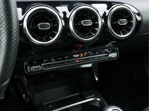 Mercedes-Benz A-Klasse 160 Business Solution AMG-Style (BTW) *WIDE-SCREEN-COCKPIT | FULL-LED | SPORT-SEATS | MICROFIBRE-LEATHER | M-BUX-NAVI | CAMERA | ECC | PDC | CRUISE| APP-CONNECT | AMBIENT-LIGHT*