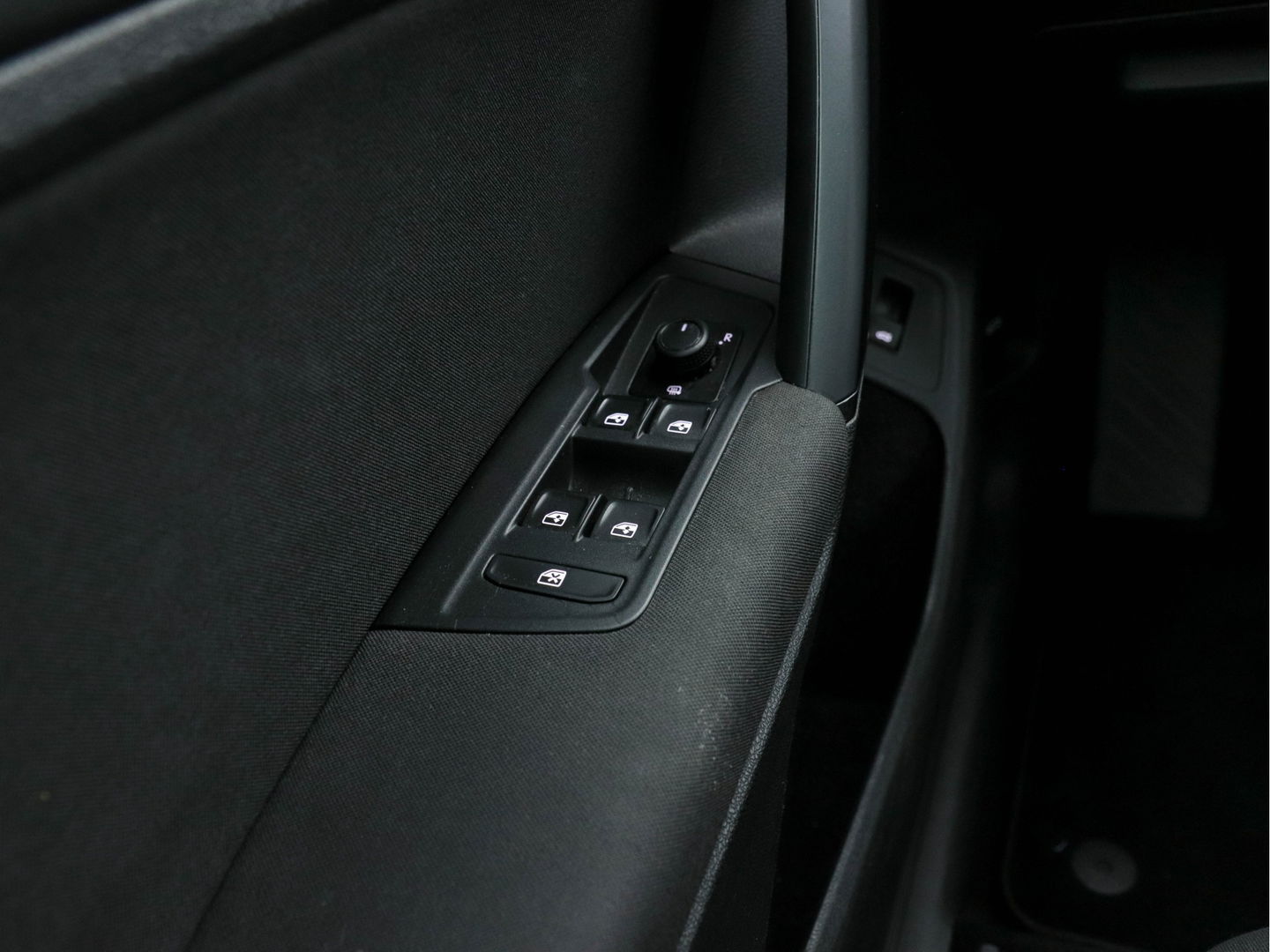 Volkswagen Tiguan 1.5 TSI Comfortline-Business *NAVI-FULLMAP | DAB | ECC | PDC | CRUISE | PARKPILOT | LANE-ASSIST | APP-CONNECT*