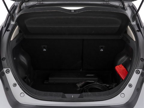 Nissan Leaf Tekna 40 kWh (INCL-BTW) AUT. * FULL-LEATHER | BOSE-AUDIO | FULL-LED | KEYLESS | SURROUND-VIEW | DAB | BLIND-SPOT | NAVI-FULLMAP | ADAPTIVE-CRUISE | DIGI-COCKPIT | COMFORT-SEATS | 17"ALU*