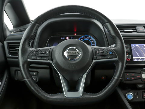 Nissan Leaf Tekna 40 kWh (INCL-BTW) AUT. * FULL-LEATHER | BOSE-AUDIO | FULL-LED | KEYLESS | SURROUND-VIEW | DAB | BLIND-SPOT | NAVI-FULLMAP | ADAPTIVE-CRUISE | DIGI-COCKPIT | COMFORT-SEATS | 17"ALU*
