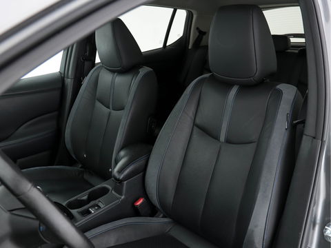 Nissan Leaf Tekna 40 kWh (INCL-BTW) AUT. * FULL-LEATHER | BOSE-AUDIO | FULL-LED | KEYLESS | SURROUND-VIEW | DAB | BLIND-SPOT | NAVI-FULLMAP | ADAPTIVE-CRUISE | DIGI-COCKPIT | COMFORT-SEATS | 17"ALU*