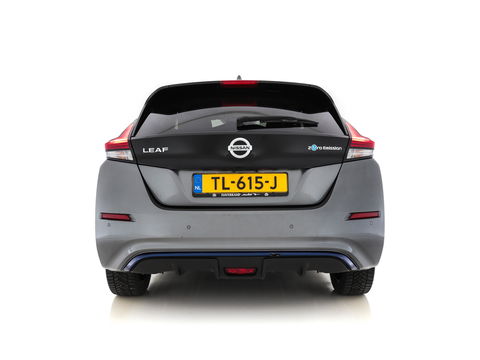Nissan Leaf Tekna 40 kWh (INCL-BTW) AUT. * FULL-LEATHER | BOSE-AUDIO | FULL-LED | KEYLESS | SURROUND-VIEW | DAB | BLIND-SPOT | NAVI-FULLMAP | ADAPTIVE-CRUISE | DIGI-COCKPIT | COMFORT-SEATS | 17"ALU*
