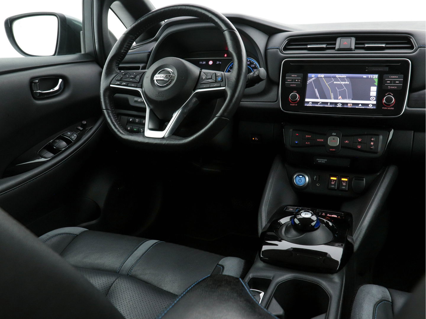 Nissan Leaf Tekna 40 kWh (INCL-BTW) AUT. * FULL-LEATHER | BOSE-AUDIO | FULL-LED | KEYLESS | SURROUND-VIEW | DAB | BLIND-SPOT | NAVI-FULLMAP | ADAPTIVE-CRUISE | DIGI-COCKPIT | COMFORT-SEATS | 17"ALU*