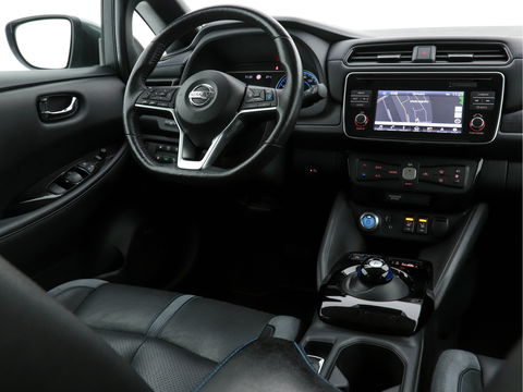 Nissan Leaf Tekna 40 kWh (INCL-BTW) AUT. * FULL-LEATHER | BOSE-AUDIO | FULL-LED | KEYLESS | SURROUND-VIEW | DAB | BLIND-SPOT | NAVI-FULLMAP | ADAPTIVE-CRUISE | DIGI-COCKPIT | COMFORT-SEATS | 17"ALU*