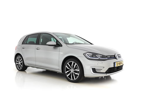 Volkswagen e-Golf (INCL-BTW) *HEATPUMP | FULL-LEATHER | FULL-LED | ADAPTIVE-CRUISE | VIRTUAL-COCKPIT | KEYLESS | CAMERA | ECC | PDC | APP-CONNECT | COMFORT-SEATS | 17"ALU*