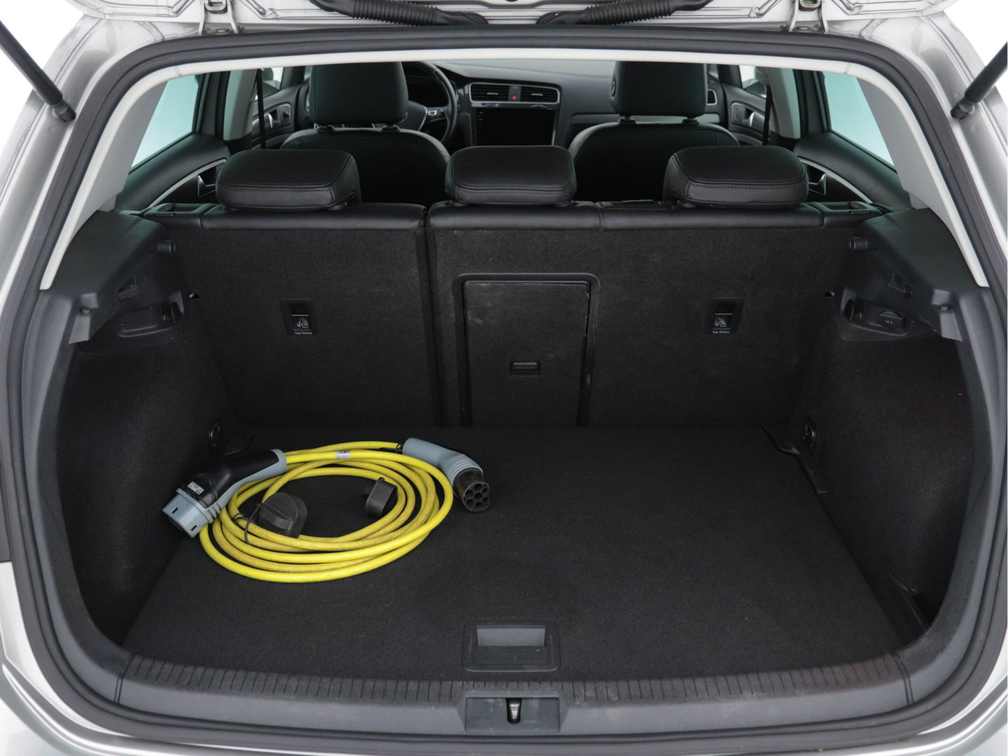 Volkswagen e-Golf (INCL-BTW) *HEATPUMP | FULL-LEATHER | FULL-LED | ADAPTIVE-CRUISE | VIRTUAL-COCKPIT |  KEYLESS | CAMERA | ECC | PDC | APP-CONNECT | COMFORT-SEATS | 17"ALU*