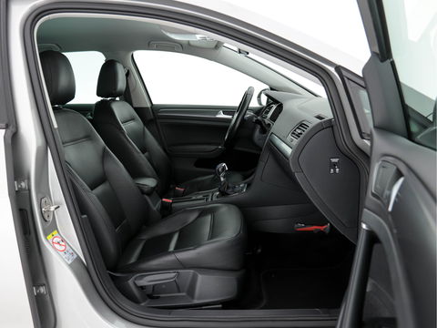 Volkswagen e-Golf (INCL-BTW) *HEATPUMP | FULL-LEATHER | FULL-LED | ADAPTIVE-CRUISE | VIRTUAL-COCKPIT |  KEYLESS | CAMERA | ECC | PDC | APP-CONNECT | COMFORT-SEATS | 17"ALU*