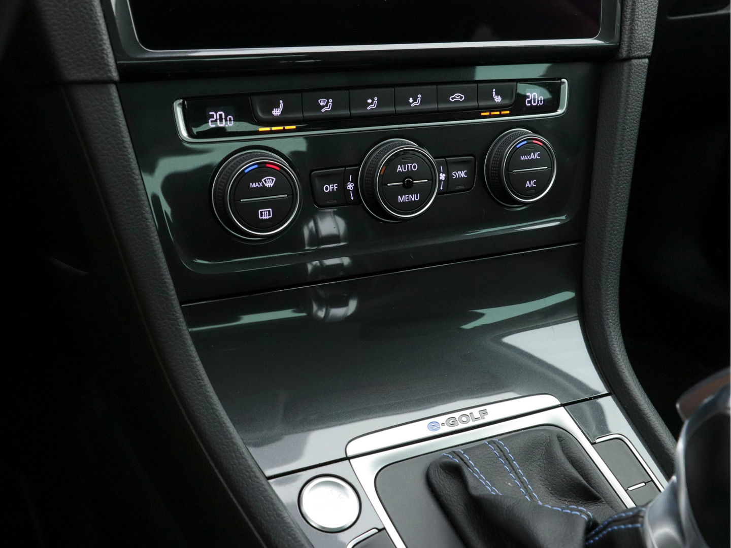 Volkswagen e-Golf (INCL-BTW) *HEATPUMP | FULL-LEATHER | FULL-LED | ADAPTIVE-CRUISE | VIRTUAL-COCKPIT |  KEYLESS | CAMERA | ECC | PDC | APP-CONNECT | COMFORT-SEATS | 17"ALU*