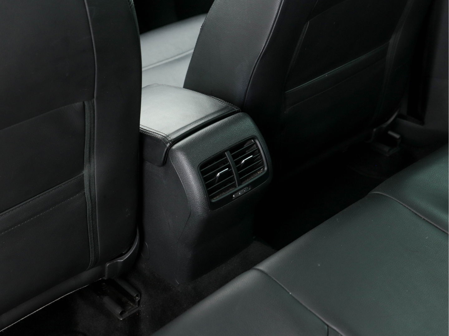Volkswagen e-Golf (INCL-BTW) *HEATPUMP | FULL-LEATHER | FULL-LED | ADAPTIVE-CRUISE | VIRTUAL-COCKPIT |  KEYLESS | CAMERA | ECC | PDC | APP-CONNECT | COMFORT-SEATS | 17"ALU*