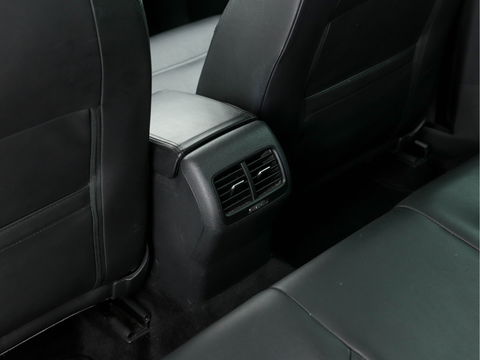 Volkswagen e-Golf (INCL-BTW) *HEATPUMP | FULL-LEATHER | FULL-LED | ADAPTIVE-CRUISE | VIRTUAL-COCKPIT |  KEYLESS | CAMERA | ECC | PDC | APP-CONNECT | COMFORT-SEATS | 17"ALU*