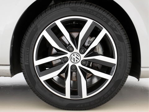 Volkswagen e-Golf (INCL-BTW) *HEATPUMP | FULL-LEATHER | FULL-LED | ADAPTIVE-CRUISE | VIRTUAL-COCKPIT |  KEYLESS | CAMERA | ECC | PDC | APP-CONNECT | COMFORT-SEATS | 17"ALU*