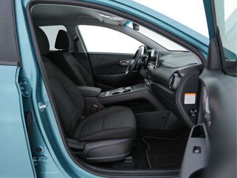Hyundai KONA EV Comfort 39 kWh (INCL-BTW) *HEAT-PUMP | NAVI-FULLMAP  | KEYLESS | KRELL-AUDIO | CAMERA | DAB | ECC | PDC | ADAPTIVE-CRUISE | LANE-ASSIST | COMFORT-SEATS | 17"ALU*