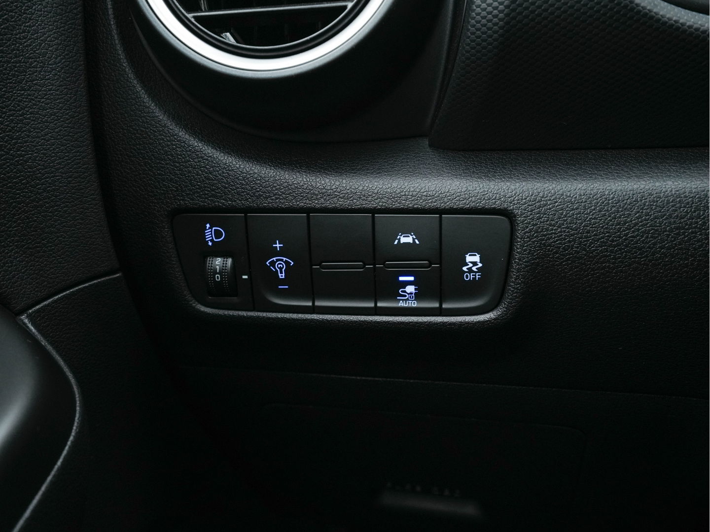 Hyundai KONA EV Comfort 39 kWh (INCL-BTW) *HEAT-PUMP | NAVI-FULLMAP  | KEYLESS | KRELL-AUDIO | CAMERA | DAB | ECC | PDC | ADAPTIVE-CRUISE | LANE-ASSIST | COMFORT-SEATS | 17"ALU*