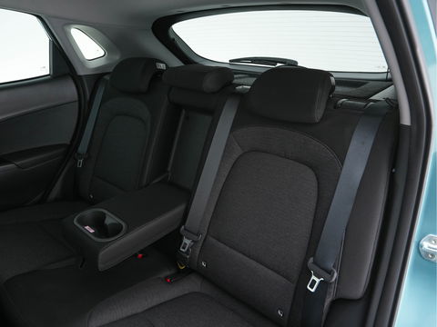 Hyundai KONA EV Comfort 39 kWh (INCL-BTW) *HEAT-PUMP | NAVI-FULLMAP  | KEYLESS | KRELL-AUDIO | CAMERA | DAB | ECC | PDC | ADAPTIVE-CRUISE | LANE-ASSIST | COMFORT-SEATS | 17"ALU*