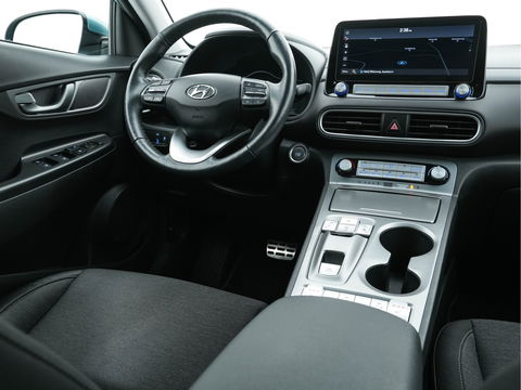 Hyundai KONA EV Comfort 39 kWh (INCL-BTW) *HEAT-PUMP | NAVI-FULLMAP  | KEYLESS | KRELL-AUDIO | CAMERA | DAB | ECC | PDC | ADAPTIVE-CRUISE | LANE-ASSIST | COMFORT-SEATS | 17"ALU*