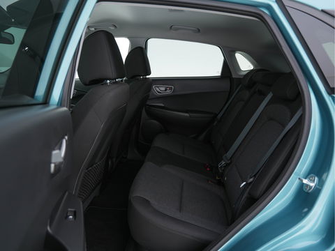 Hyundai KONA EV Comfort 39 kWh (INCL-BTW) *HEAT-PUMP | NAVI-FULLMAP  | KEYLESS | KRELL-AUDIO | CAMERA | DAB | ECC | PDC | ADAPTIVE-CRUISE | LANE-ASSIST | COMFORT-SEATS | 17"ALU*