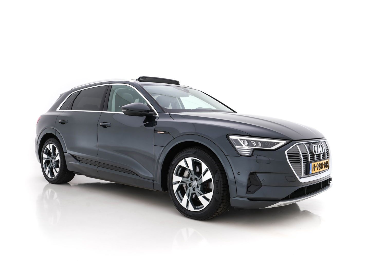 Audi e-tron 50 Quattro Advanced Launch-Edition-Plus [ 3-Fase ] (INCL-BTW) *PANO | DIGI-COCKPIT | LUXURY-LEATHER | FULL-LED | MEMORY-PACK |  KEYLESS | NAVI-FULLMAP | TOWBAR | SHIFT-PADDLES | COMFORT-SEATS | 20"ALU*