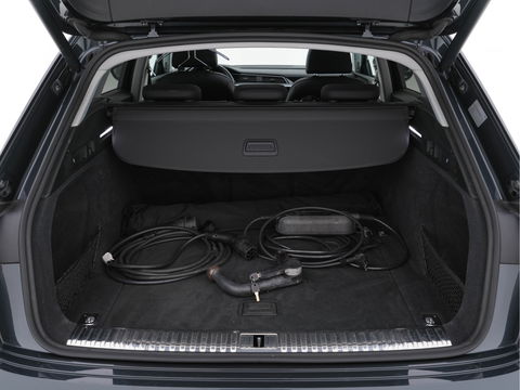Audi e-tron 50 Quattro Launch-Edition-Plus [ 3-Fase ] (INCL-BTW) *PANO | DIGI-COCKPIT | MILANO-LUXURY-LEATHER | FULL-LED | MEMORY-PACK |  KEYLESS | NAVI-FULLMAP | TOWBAR | SHIFT-PADDLES | COMFORT-SEATS | 20"ALU*