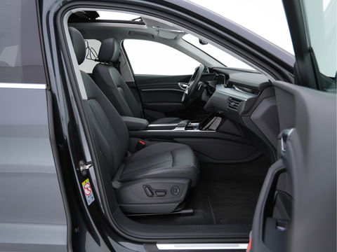 Audi e-tron 50 Quattro Launch-Edition-Plus [ 3-Fase ] (INCL-BTW) *PANO | DIGI-COCKPIT | MILANO-LUXURY-LEATHER | FULL-LED | MEMORY-PACK |  KEYLESS | NAVI-FULLMAP | TOWBAR | SHIFT-PADDLES | COMFORT-SEATS | 20"ALU*