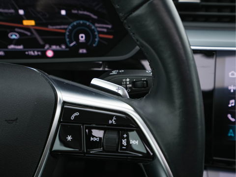 Audi e-tron 50 Quattro Launch-Edition-Plus [ 3-Fase ] (INCL-BTW) *PANO | DIGI-COCKPIT | MILANO-LUXURY-LEATHER | FULL-LED | MEMORY-PACK |  KEYLESS | NAVI-FULLMAP | TOWBAR | SHIFT-PADDLES | COMFORT-SEATS | 20"ALU*