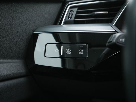 Audi e-tron 50 Quattro Launch-Edition-Plus [ 3-Fase ] (INCL-BTW) *PANO | DIGI-COCKPIT | MILANO-LUXURY-LEATHER | FULL-LED | MEMORY-PACK |  KEYLESS | NAVI-FULLMAP | TOWBAR | SHIFT-PADDLES | COMFORT-SEATS | 20"ALU*