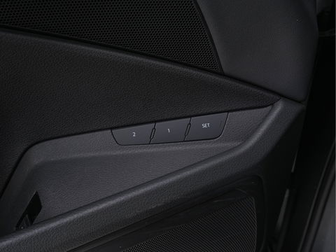Audi e-tron 50 Quattro Launch-Edition-Plus [ 3-Fase ] (INCL-BTW) *PANO | DIGI-COCKPIT | MILANO-LUXURY-LEATHER | FULL-LED | MEMORY-PACK |  KEYLESS | NAVI-FULLMAP | TOWBAR | SHIFT-PADDLES | COMFORT-SEATS | 20"ALU*