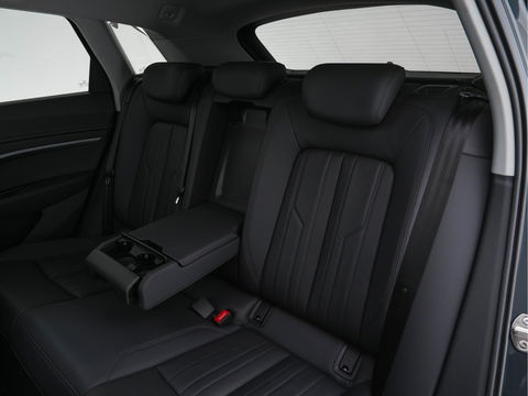 Audi e-tron 50 Quattro Launch-Edition-Plus [ 3-Fase ] (INCL-BTW) *PANO | DIGI-COCKPIT | MILANO-LUXURY-LEATHER | FULL-LED | MEMORY-PACK |  KEYLESS | NAVI-FULLMAP | TOWBAR | SHIFT-PADDLES | COMFORT-SEATS | 20"ALU*