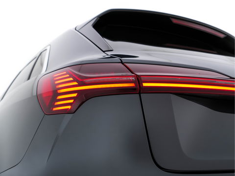 Audi e-tron 50 Quattro Launch-Edition-Plus [ 3-Fase ] (INCL-BTW) *PANO | DIGI-COCKPIT | MILANO-LUXURY-LEATHER | FULL-LED | MEMORY-PACK |  KEYLESS | NAVI-FULLMAP | TOWBAR | SHIFT-PADDLES | COMFORT-SEATS | 20"ALU*