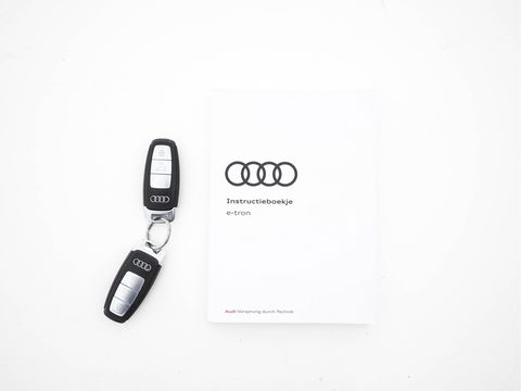 Audi e-tron 50 Quattro Launch-Edition-Plus [ 3-Fase ] (INCL-BTW) *PANO | DIGI-COCKPIT | MILANO-LUXURY-LEATHER | FULL-LED | MEMORY-PACK |  KEYLESS | NAVI-FULLMAP | TOWBAR | SHIFT-PADDLES | COMFORT-SEATS | 20"ALU*