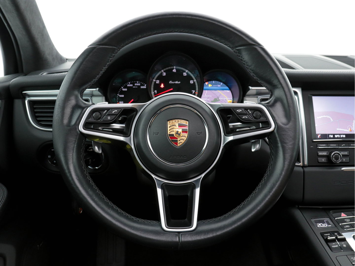 Porsche Macan 3.6 Turbo Aut. *PANO | XENON | FULL-LEATHER | BOSE-SOUND | NL-AUTO | NAVI-PROF | XENON | COMFORT-SEATS | CAMERA | ECC | PDC | ALCANTARA | MODEL-2015*