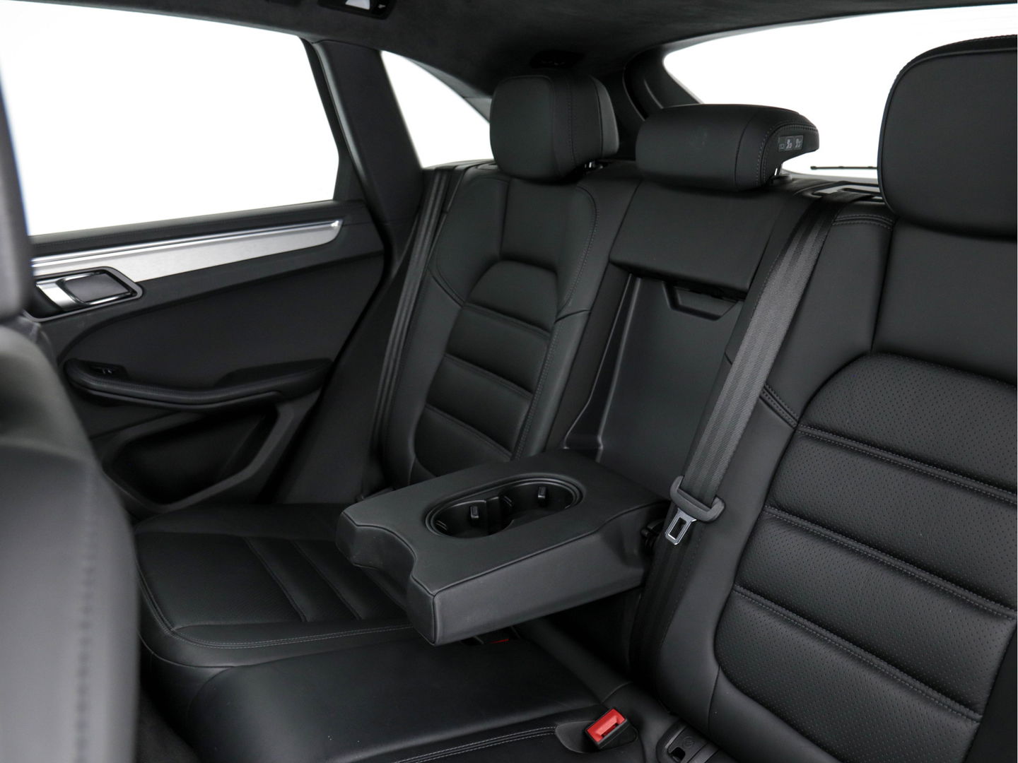 Porsche Macan 3.6 Turbo Aut. *PANO | XENON | FULL-LEATHER  | BOSE-SOUND | NL-AUTO | NAVI-PROF | XENON | COMFORT-SEATS | CAMERA | ECC | PDC | ALCANTARA | MODEL-2015*