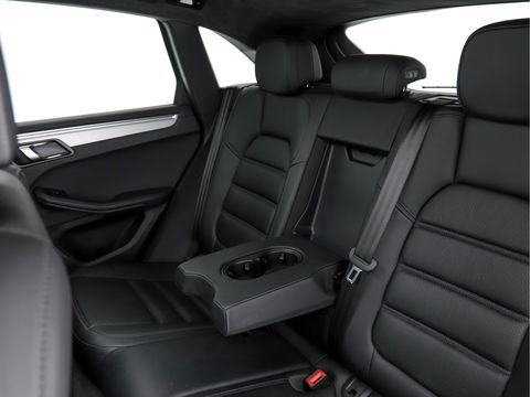 Porsche Macan 3.6 Turbo Aut. *PANO | XENON | FULL-LEATHER  | BOSE-SOUND | NL-AUTO | NAVI-PROF | XENON | COMFORT-SEATS | CAMERA | ECC | PDC | ALCANTARA | MODEL-2015*