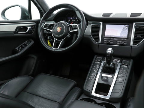 Porsche Macan 3.6 Turbo Aut. *PANO | XENON | FULL-LEATHER  | BOSE-SOUND | NL-AUTO | NAVI-PROF | XENON | COMFORT-SEATS | CAMERA | ECC | PDC | ALCANTARA | MODEL-2015*