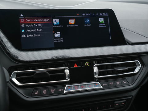 BMW 1-serie 118i High Executive Edition Sport-Line *DAKOTA-FULL-LEATHER | DIGI-COCKPIT | HARMAN-KARDON-AUDIO | FULL-LED | KEYLESS | NAVI-FULLMAP | DAB | CAMERA | ECC | APP.CONNECT | PDC | AMBIENT-LIGHT | CRUISE | SPORT-SEATS | 17"ALU*