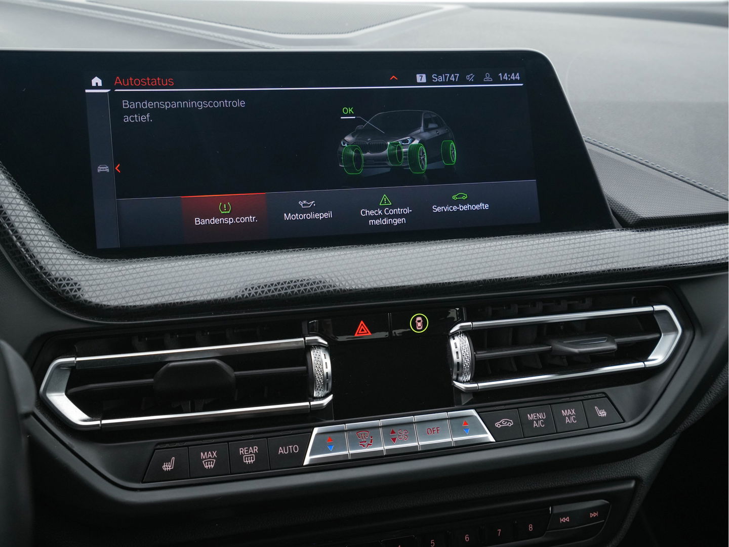 BMW 1-serie 118i High Executive Edition Sport-Line *DAKOTA-FULL-LEATHER | DIGI-COCKPIT | HARMAN-KARDON-AUDIO | FULL-LED | KEYLESS | NAVI-FULLMAP | DAB | CAMERA | ECC | APP.CONNECT | PDC | AMBIENT-LIGHT | CRUISE | SPORT-SEATS | 17"ALU*